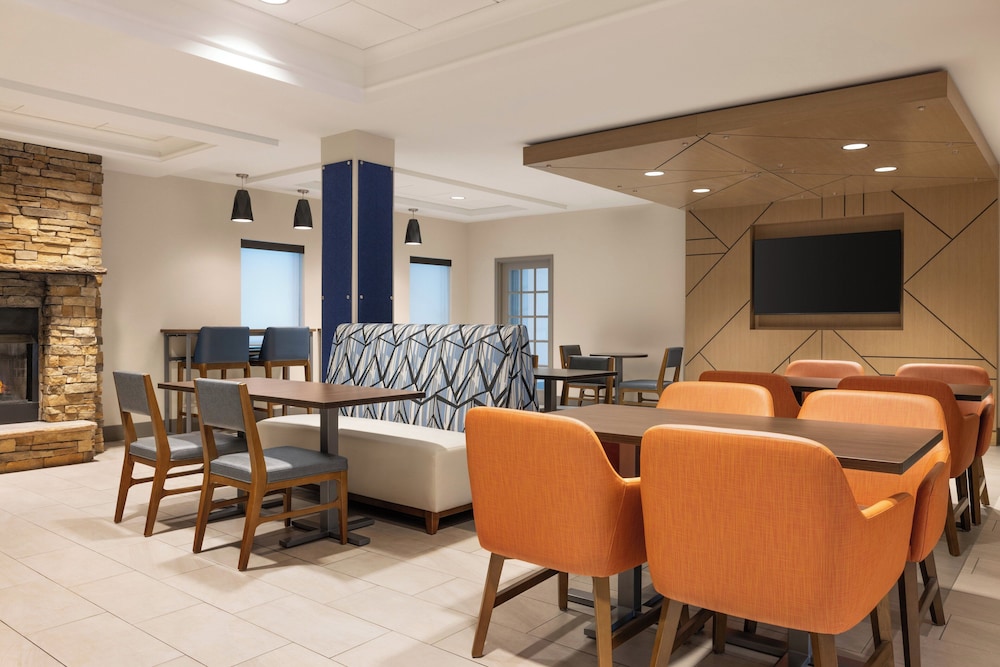 Holiday Inn Express & Suites Hagerstown by IHG - photo 36