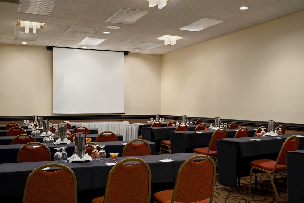 Holiday Inn Airport Portland by IHG - photo 27