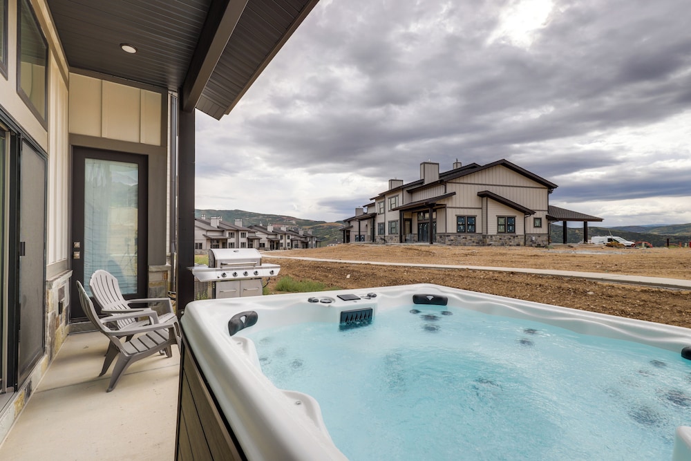 2 Mi to Deer Valley Resort: Townhome w Hot Tub - photo 13