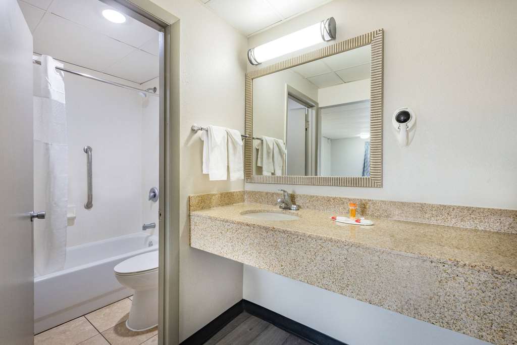 Days Inn by Wyndham Fredericksburg North - photo 26