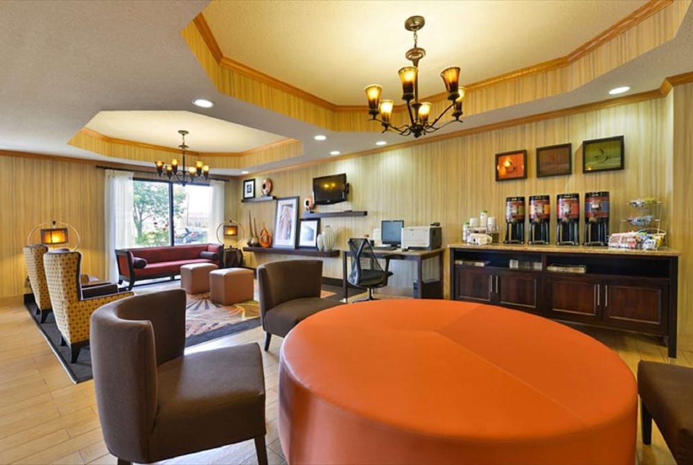 Hampton Inn Sturgis Lagrange Area - photo 5