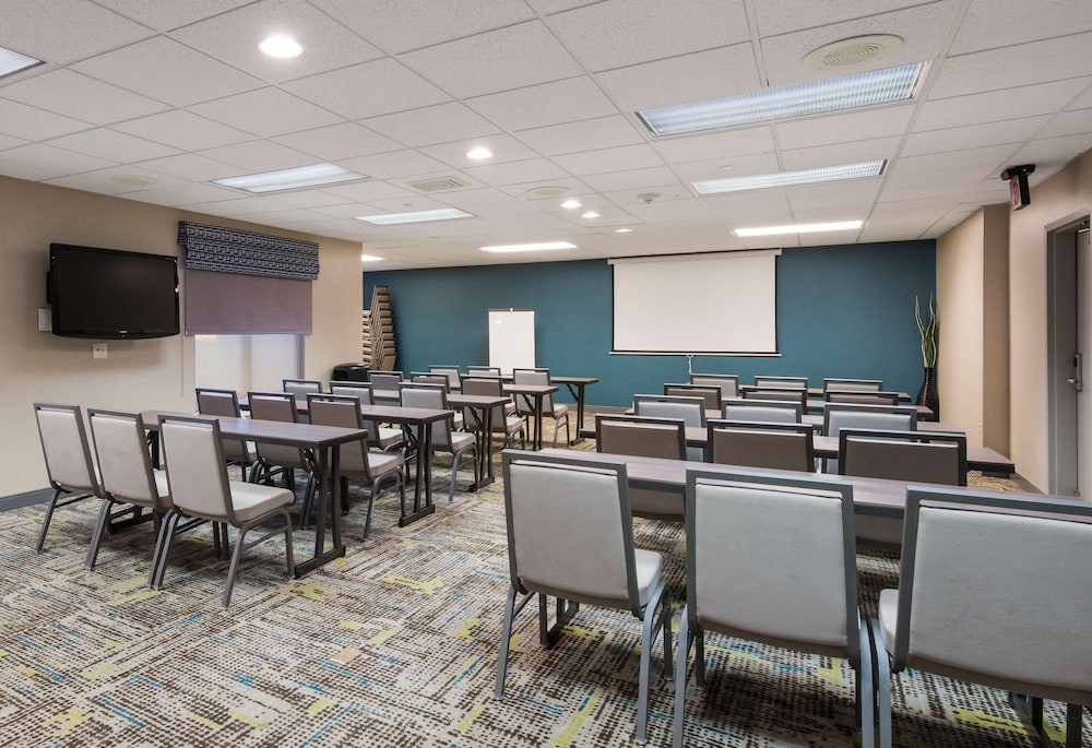 Hampton Inn & Suites Chicago Hoffman Estates - photo 47