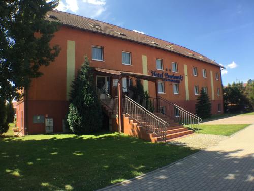 Hotel Pawłowski — hotel in Zgorzelec
