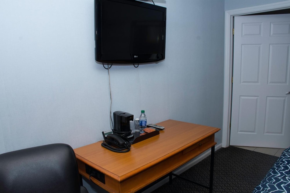 At 9 Motel - photo 26