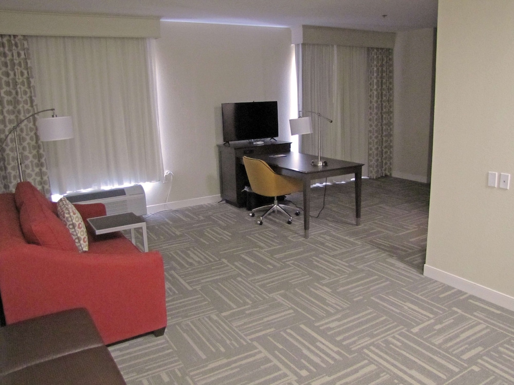 Hampton Inn McPherson - photo 28