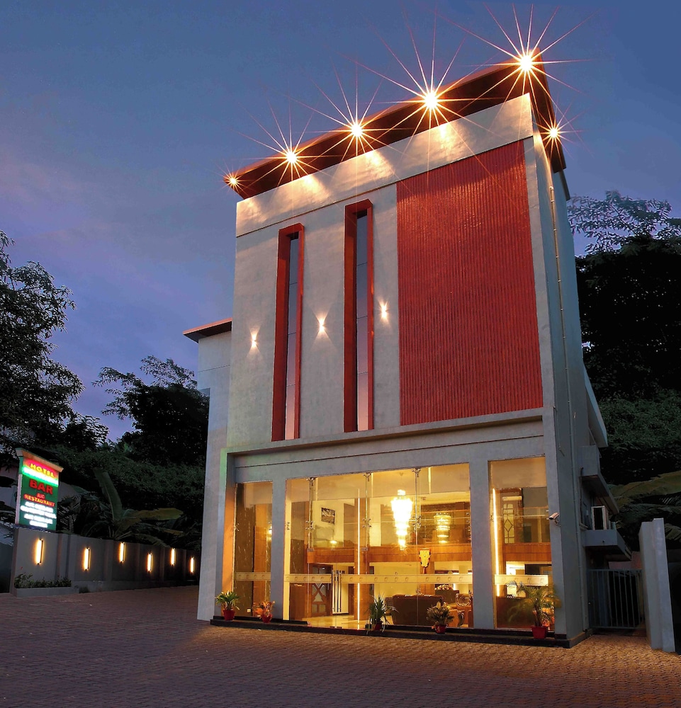 Hotel Indraprastha Karunagapally in Kollam, India