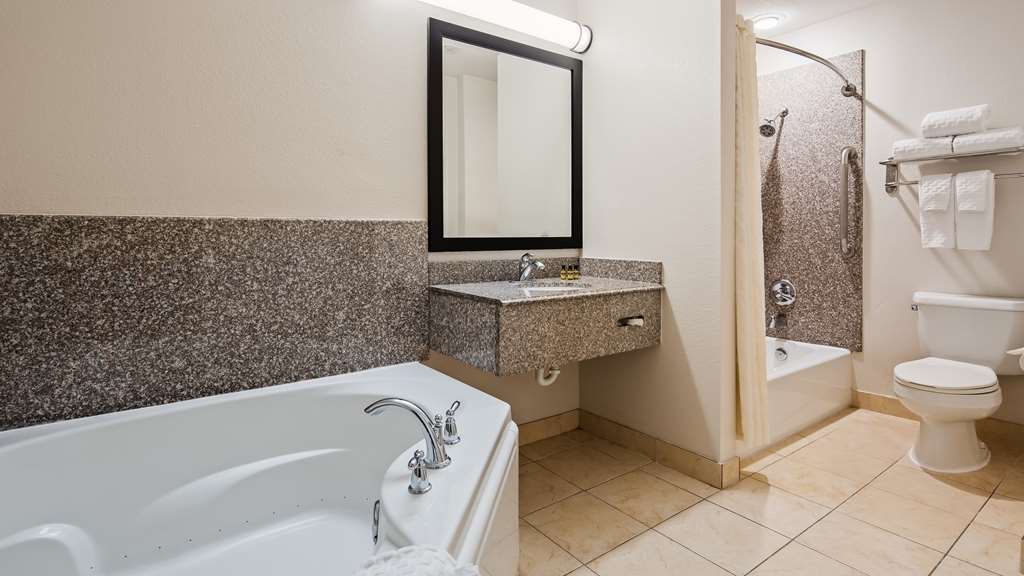 Best Western Plus Kansas City Airport KCI East - photo 26