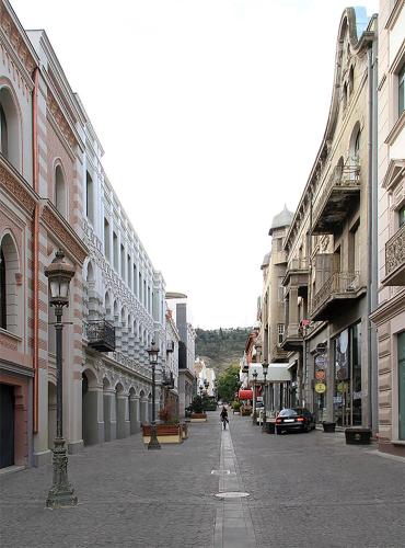 Luxury Duplex Studios City Center