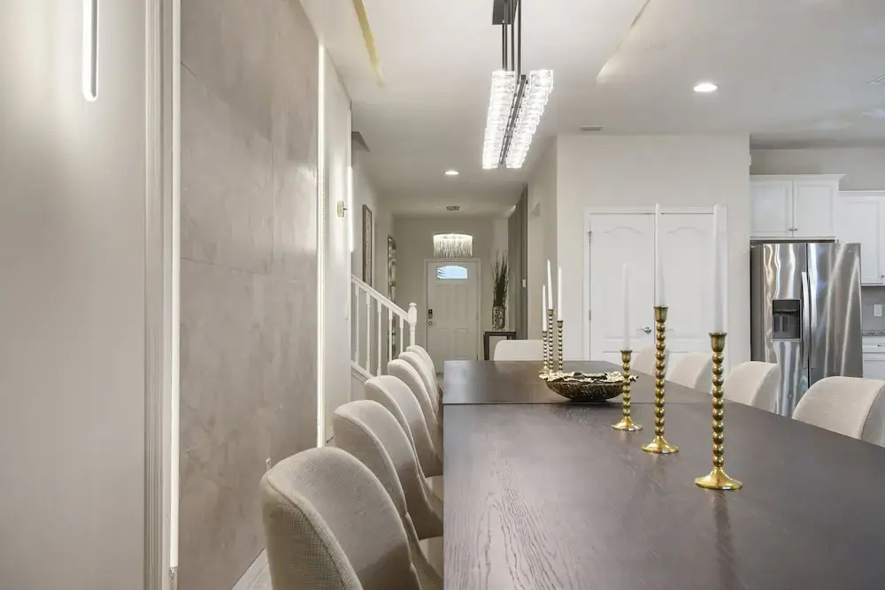 Luxurious Villa With Resort style Amenities - photo 2