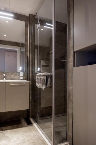 Onyx Palace DeLux