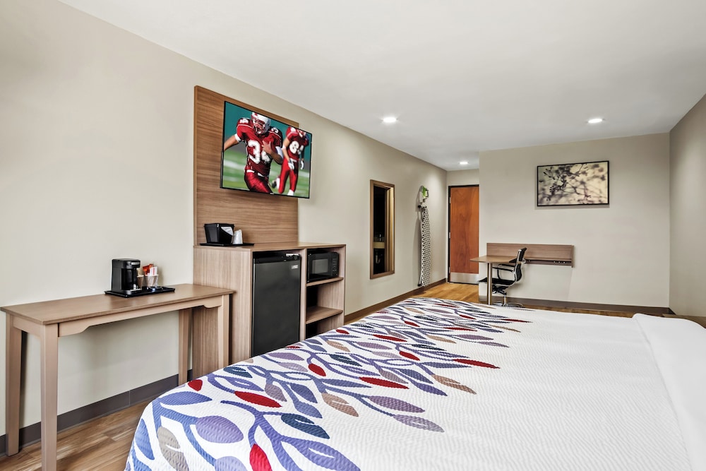 Red Roof Inn & Suites Euless DFW Airport Southwest - photo 24