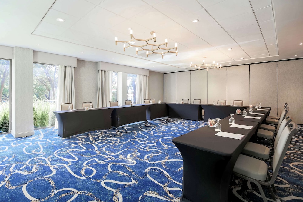 DoubleTree by Hilton Austin University Area - photo 36