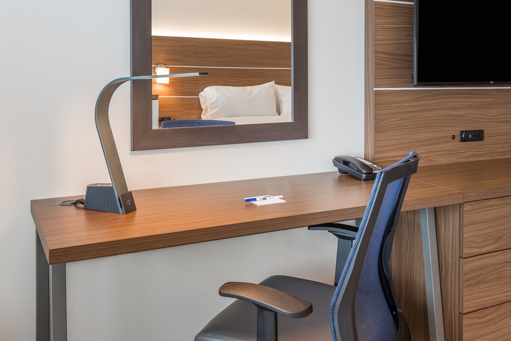 Holiday Inn Express & Suites Rice Lake by IHG - photo 18