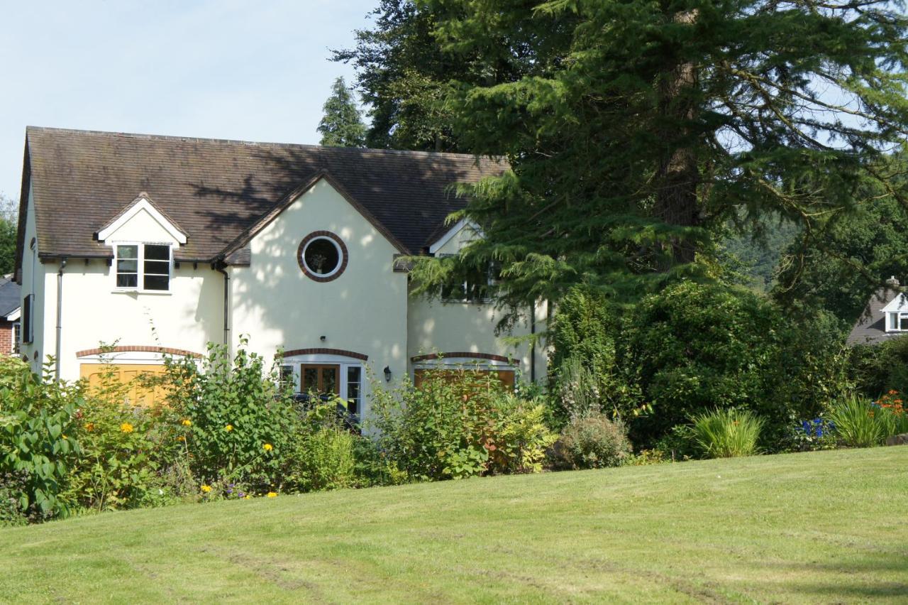 Berries Coach House — 4-Star Luxury Hotel in Church Stretton, United Kingdom