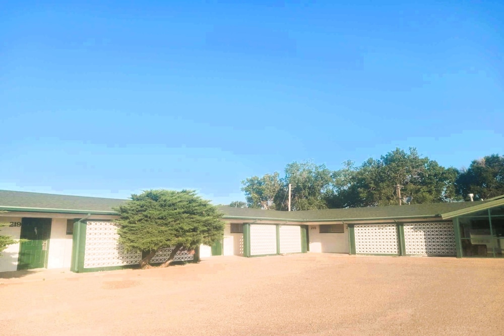 Hometown Inn By Oyo Lakin Ks - photo 14
