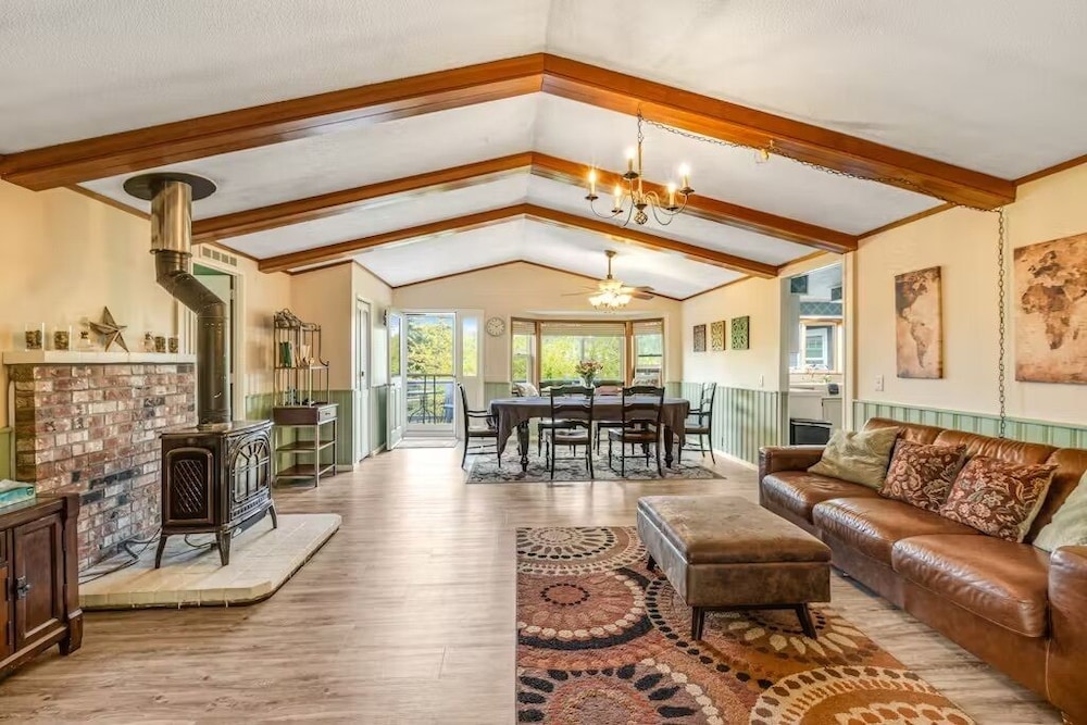 Deer Harbor Cottages - carbon neutral hotel in Friday Harbor