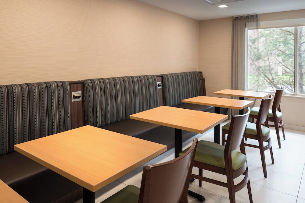 Fairfield Inn & Suites by Marriott Fort Collins Loveland - photo 25