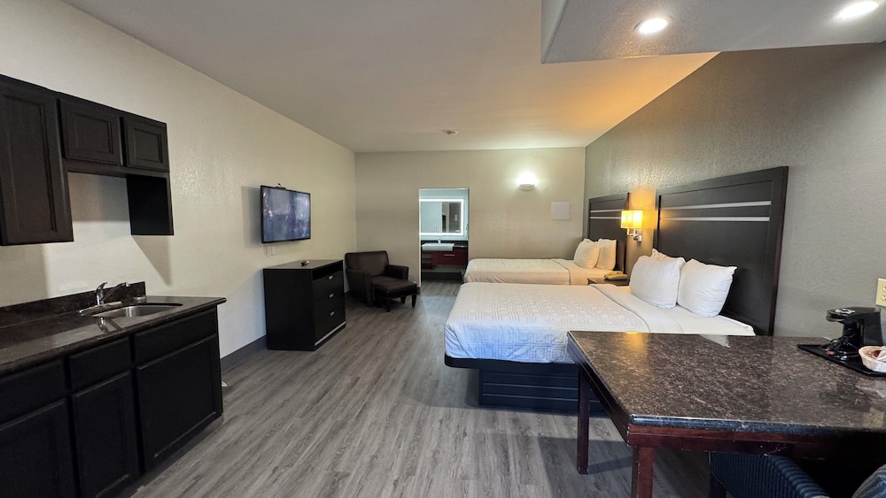 Sunbridge Inn and Suites - photo 15