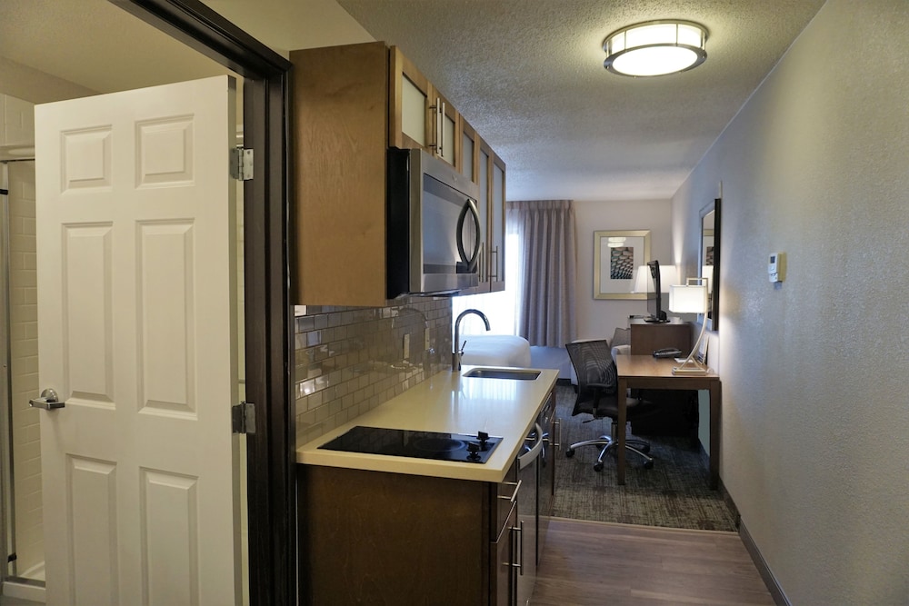 Staybridge Suites Columbia by IHG - photo 29