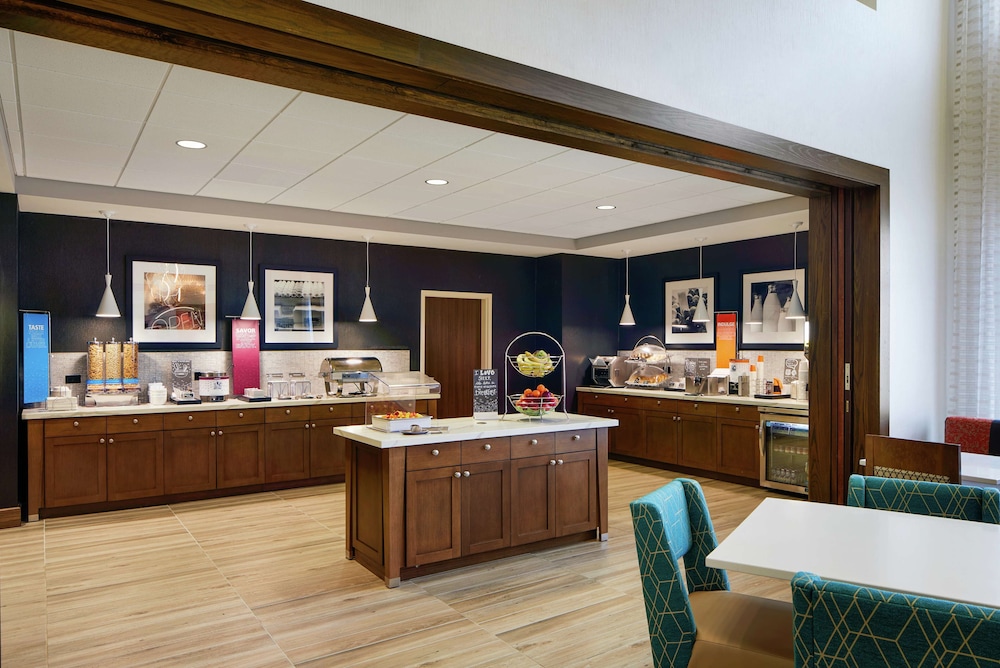 Hampton Inn & Suites Chicago Waukegan - photo 28