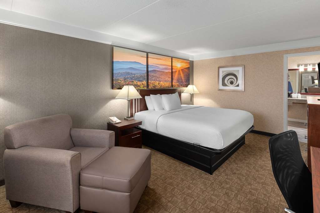 Days Inn by Wyndham Columbia Kentucky - photo 13