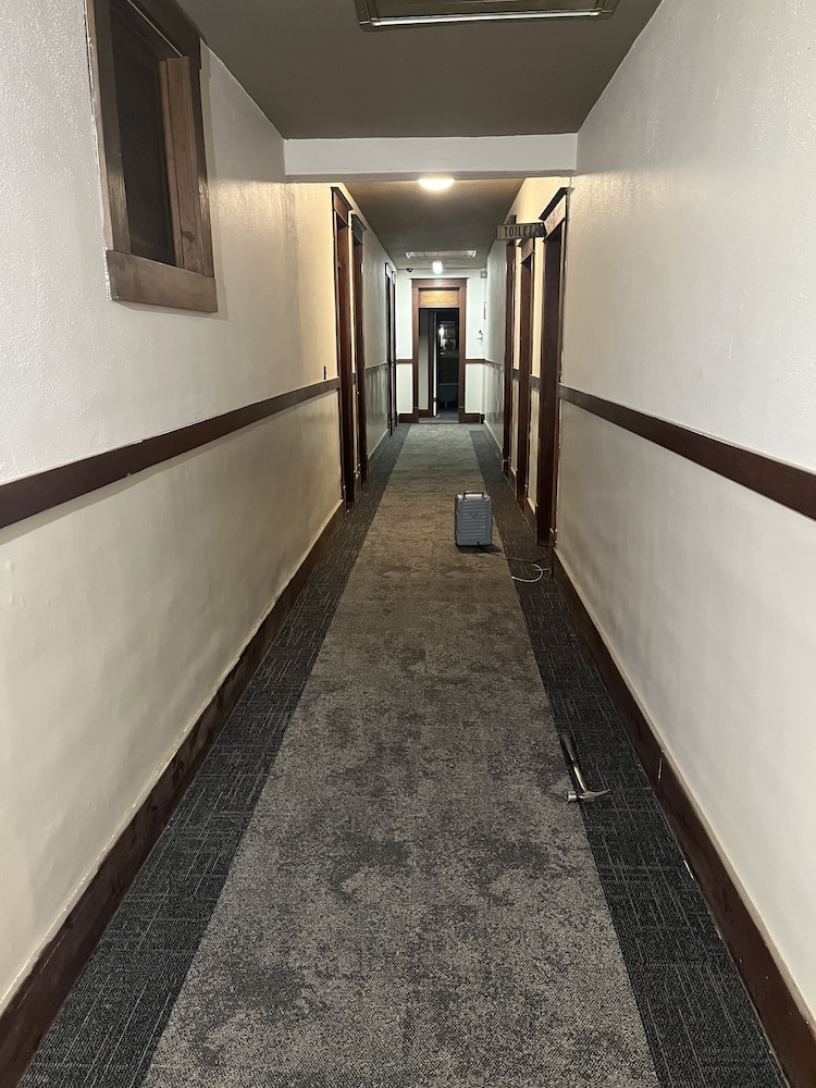 Burge Hotel - photo 12