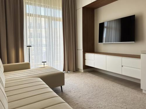 Direct access to Tashkent CITY MALL Central Park Hilton Hotel Chorsu Bazaar in Tashkent, Uzbekistan