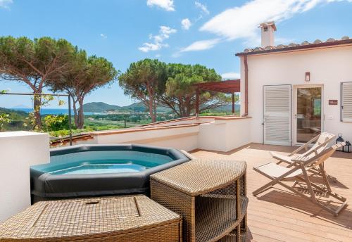 Charming B&B Arcipelago — 4-Star Luxury Hotel in Marina Di Campo, Italy