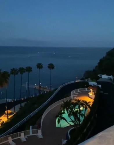 Hamilton Cove Panoramic Ocean View Condo #2 32 — 4-Star Luxury Hotel in Avalon, United States