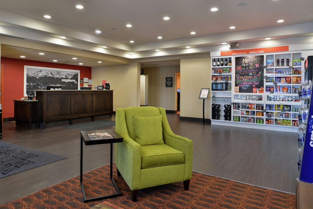 Hampton Inn Idaho Falls Airport - photo 2