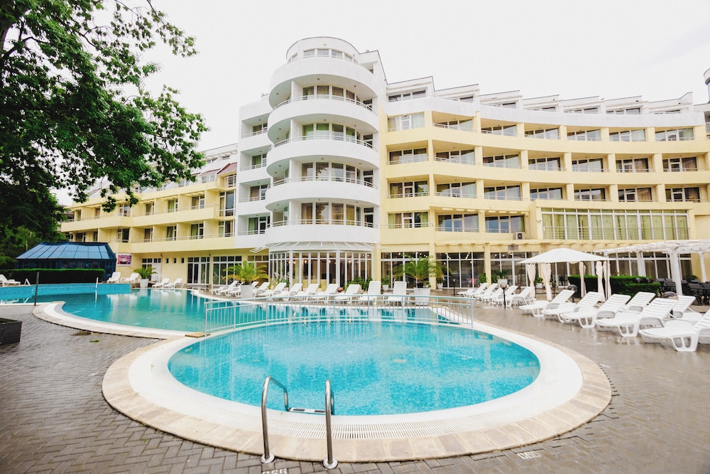 Sun Palace — 4-Star Luxury Hotel in Nesebar, Bulgaria