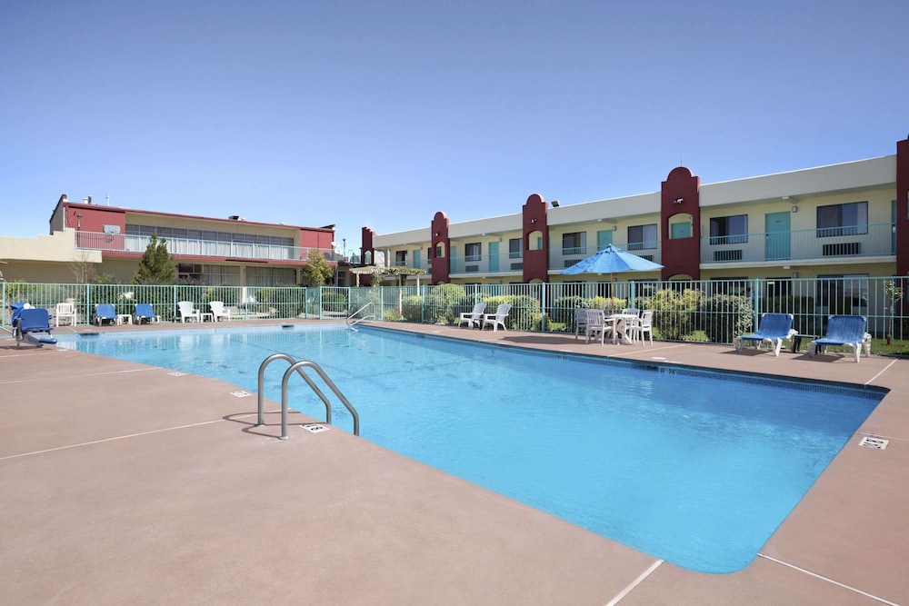 Days Inn by Wyndham Santa Fe New Mexico - photo 16