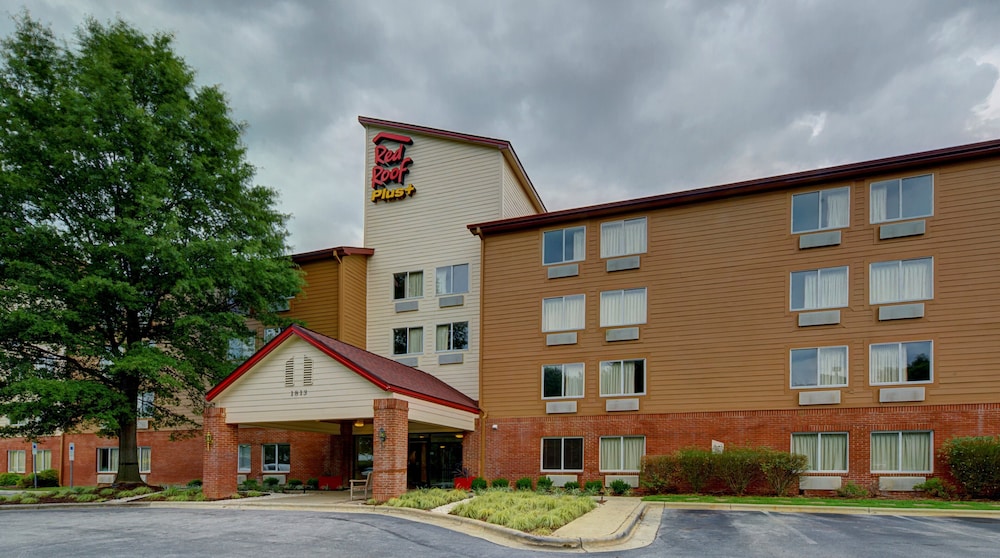 Red Roof Inn PLUS Raleigh Downtown NCSU Conv Center - photo 31