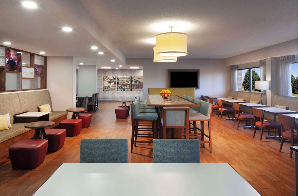 Hampton Inn Southlake - photo 2