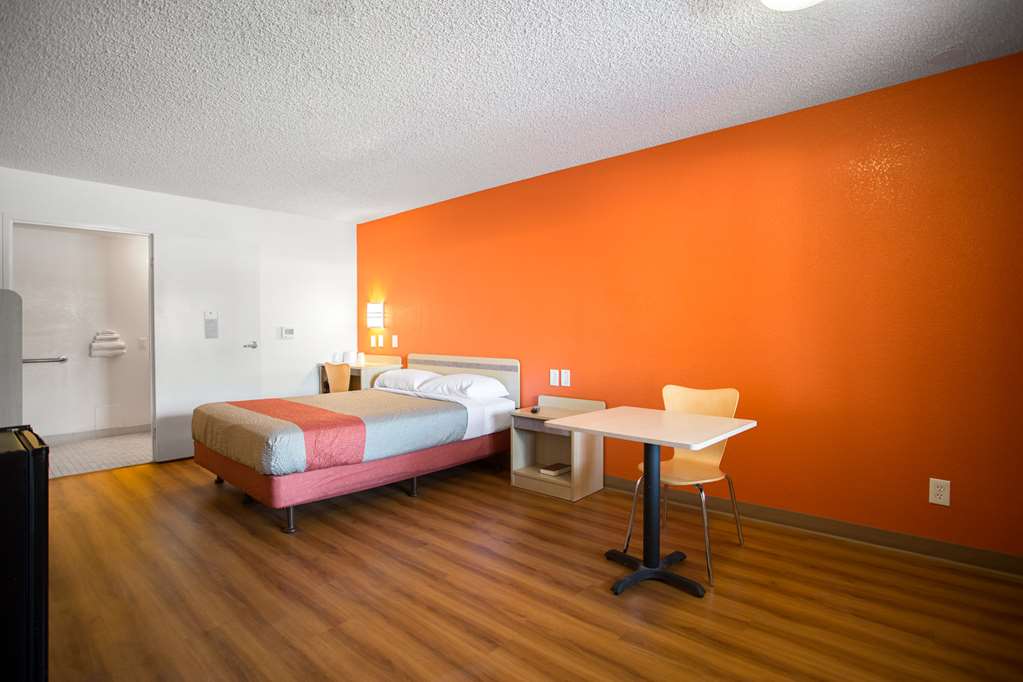 Motel 6 Kingman AZ Route 66 West - photo 13