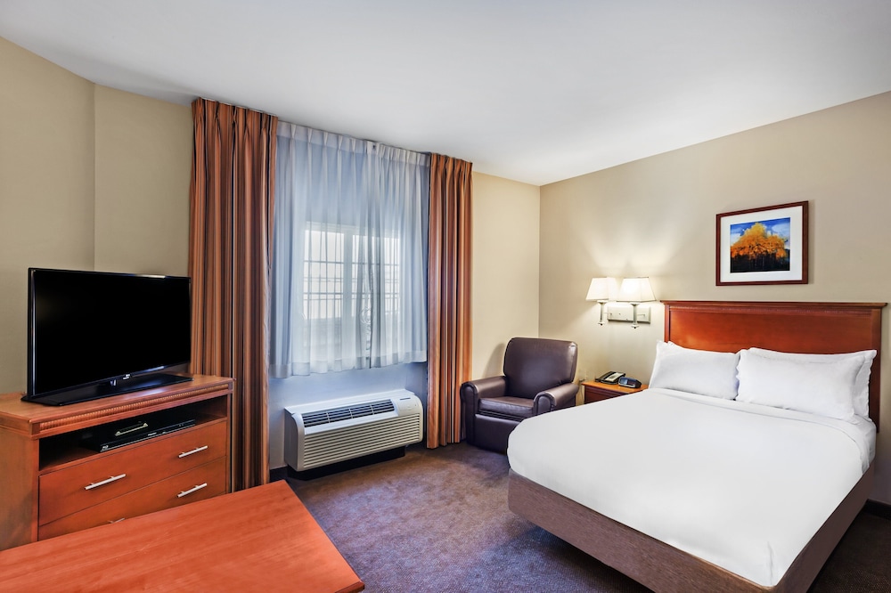 Candlewood Suites El Paso North by IHG - photo 18