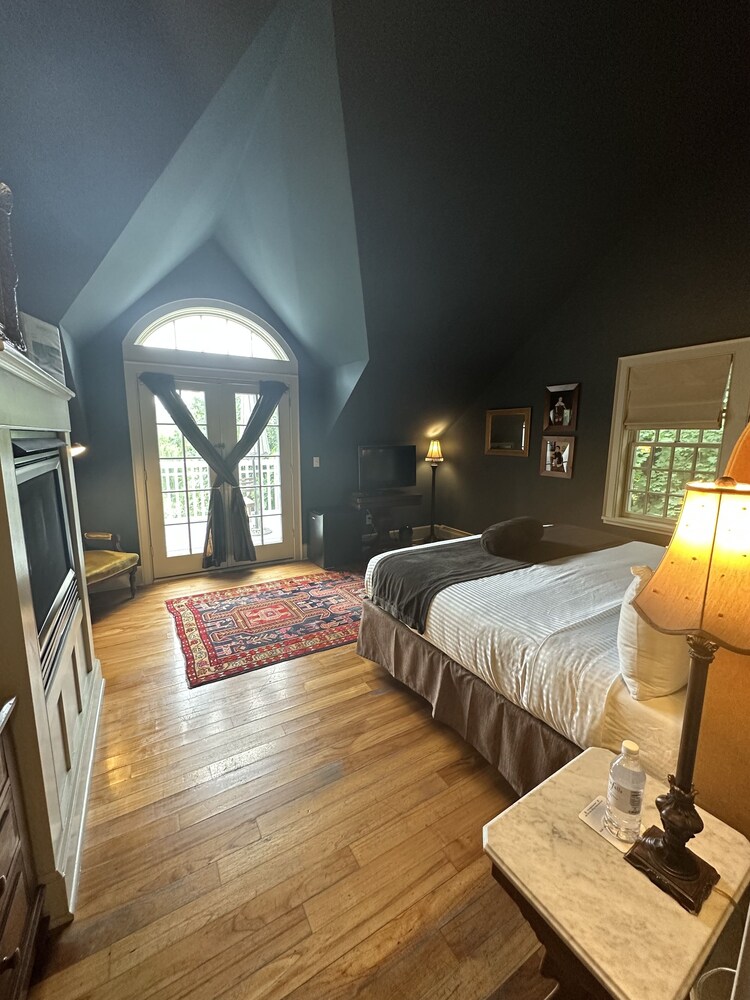 Buttermilk Falls Inn - photo 13