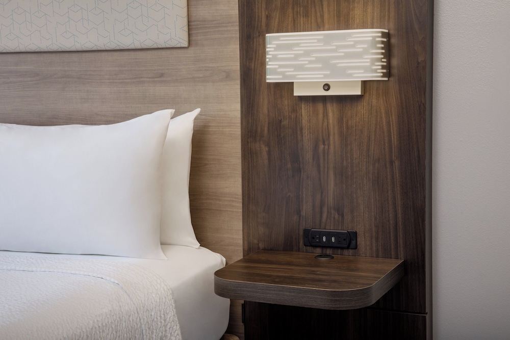 Holiday Inn Express & Suites Albermarle by IHG - photo 24