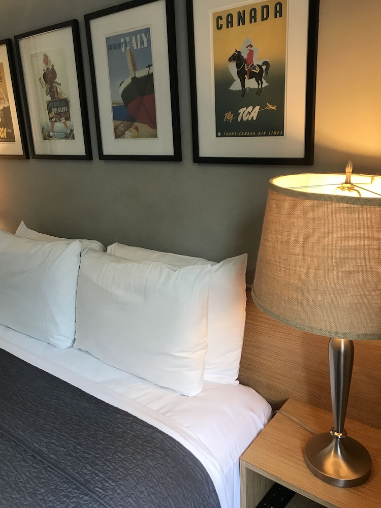 Touchstone Hotel City Center - photo 13