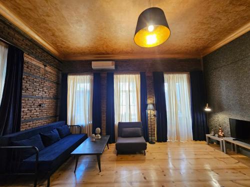 Old Gold Apartment