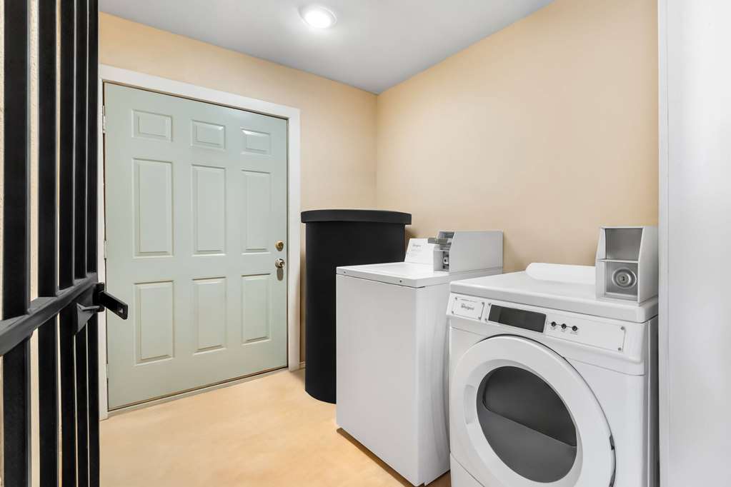 Super 8 by Wyndham Pleasanton - photo 32