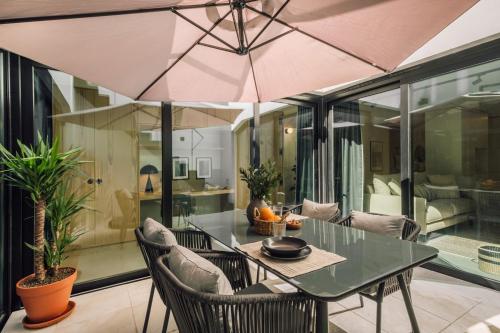 Faial 1 bedroom and terrace in Santo António — 4-Star Luxury Hotel in Lisbon, Portugal