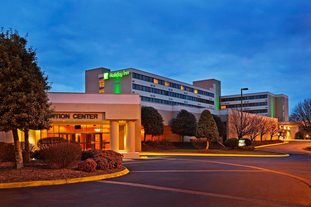 Holiday Inn an IHG Hotel - featured photo