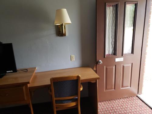 Land of Ahs Motor Inn - photo 13