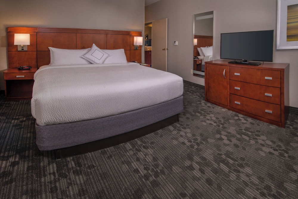 Courtyard by Marriott Dulles Town Center - photo 10