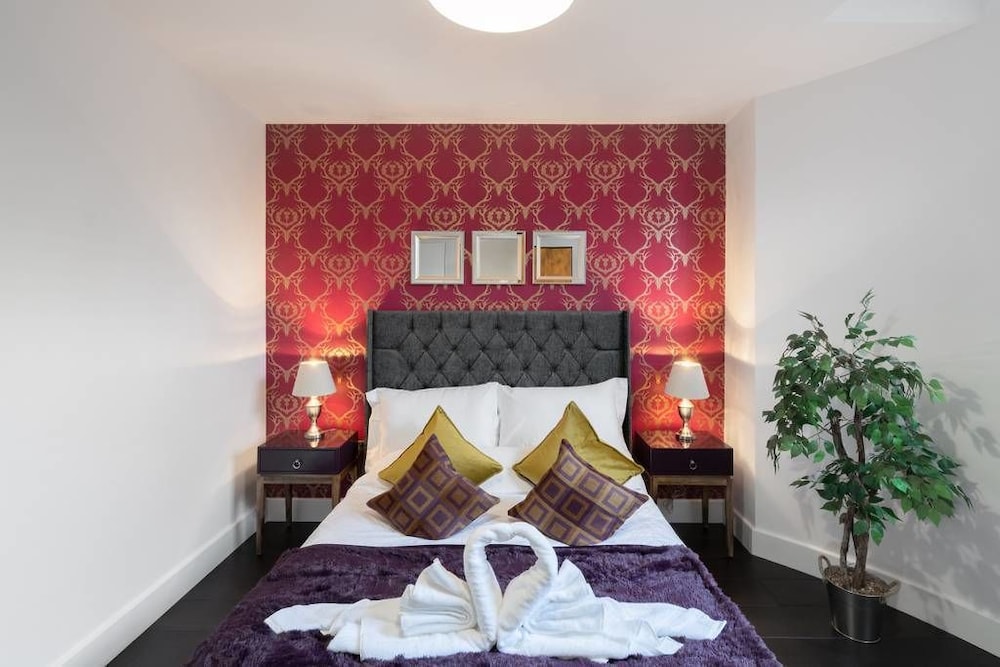 Kings Apartments by Flagons Living — 4-Star Luxury Hotel in Reading, United Kingdom