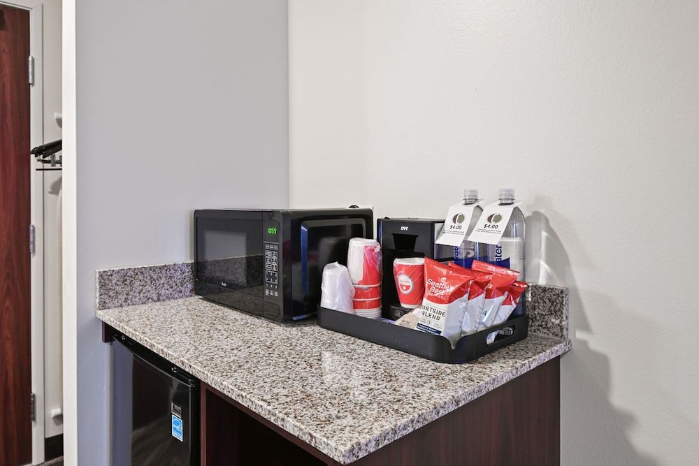 Cobblestone Hotel & Suites Mosinee - photo 56