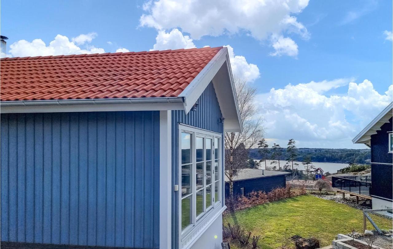 Lovely Home In Tanumshede With Kitchen — 4-Star Luxury Hotel in Tanumshede, Sweden