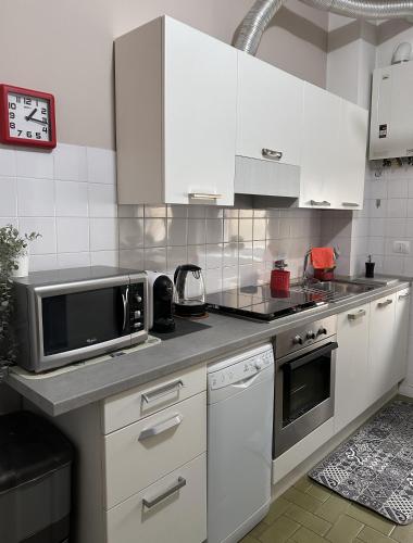 Monolocale Comodo Alla Metro — 4-Star Luxury Hotel in Turin, Italy