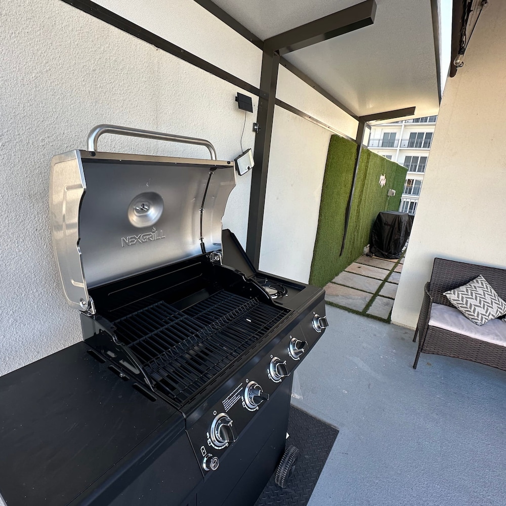 Vacay Spot experience Luna Sky 65 TV BAR BBQ SHOWER massage jets music to FL Keys - photo 8